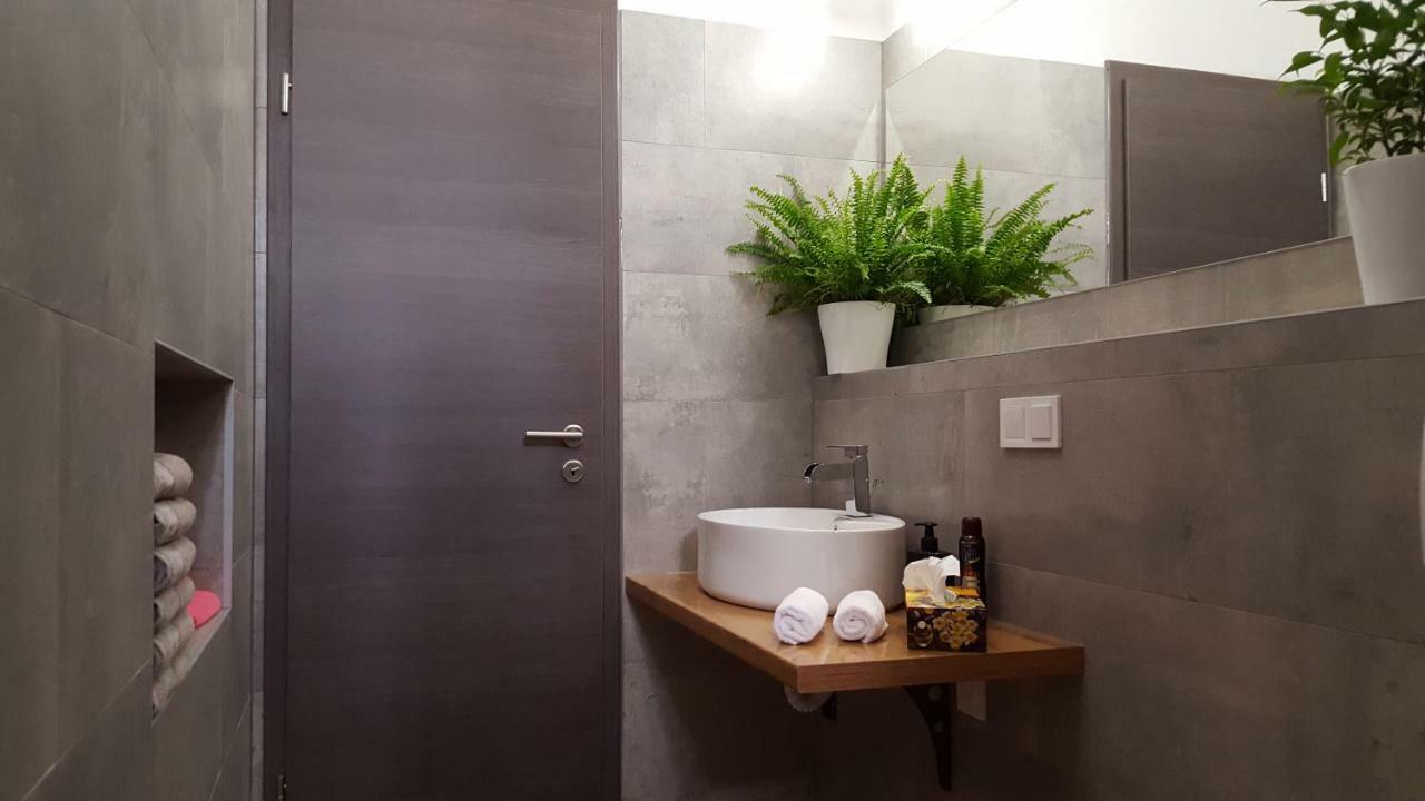 Apartment Imperia *** Pula Bagian luar foto