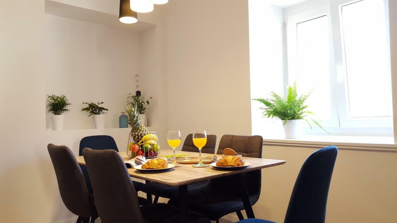 Apartment Imperia *** Pula Bagian luar foto
